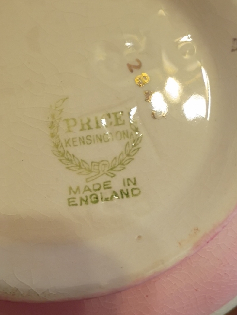 Price Kensington Vintage Pink Floral Teapot with Gold Trim - Picture 8 of 8
